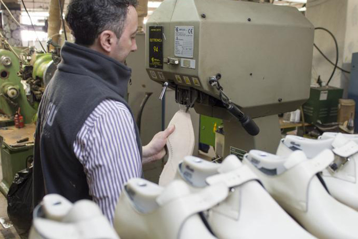 schoenfabriek roemenie - vervaardigen van herenschoenen2_klein